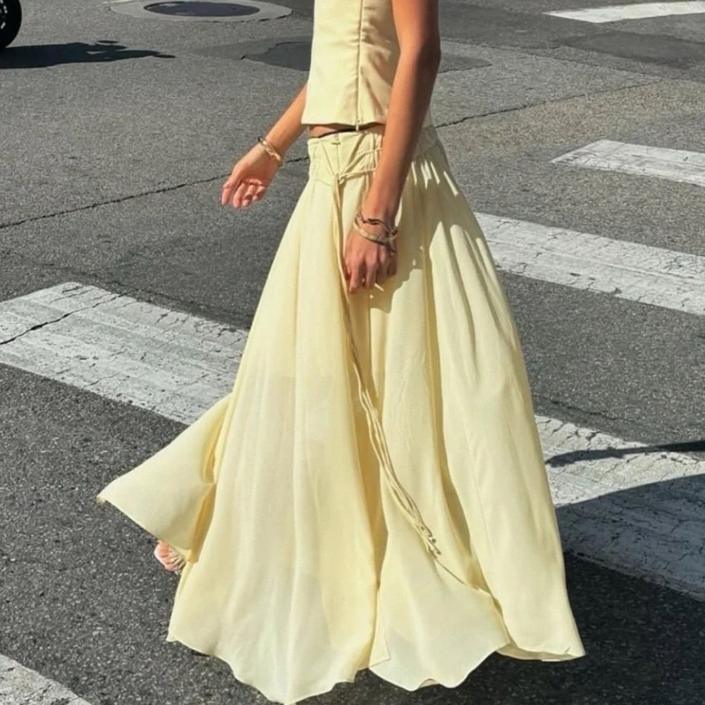 H&M Soft Yellow Chiffon Circle Skirt - Picture 2 of 5